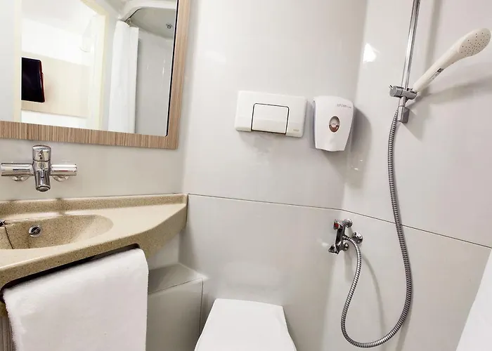 Premiere Classe Ouest - Lomme Отель 2*