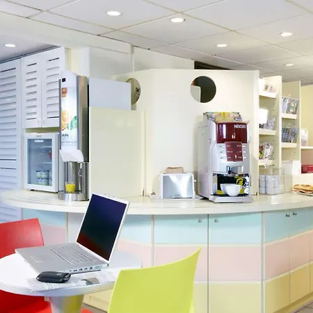 Hotel Premiere Classe Ouest - Lomme 2*