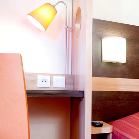 Premiere Classe Ouest - Lomme Hotel 2*