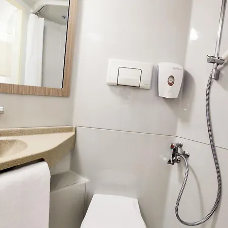 Premiere Classe Ouest - Lomme Hotel 2*