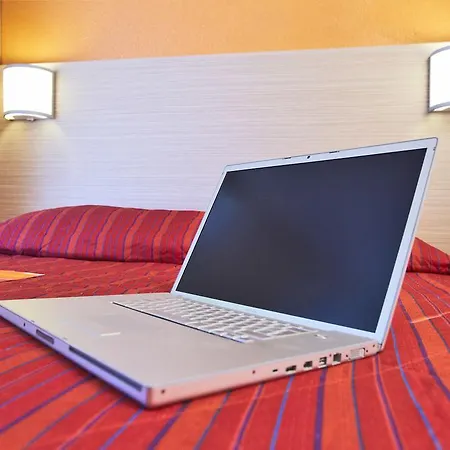 Premiere Classe Ouest - Lomme 2*