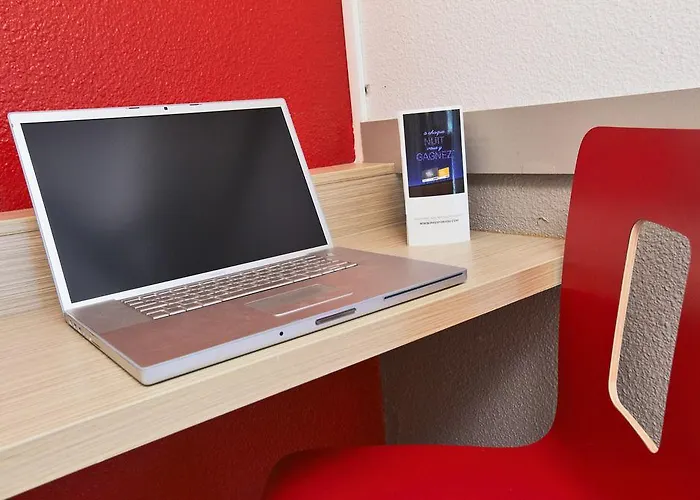 Premiere Classe Ouest - Lomme Hotel 2*